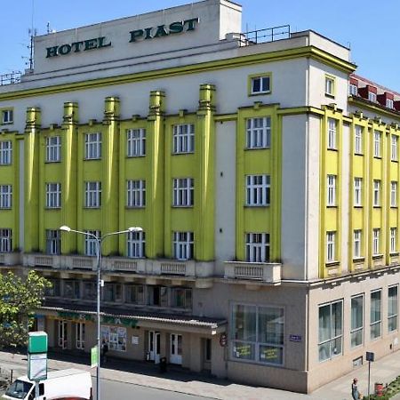 Hotel Piast Чески-Тєшін Екстер'єр фото