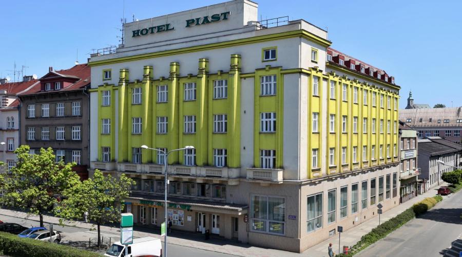Hotel Piast Чески-Тєшін Екстер'єр фото