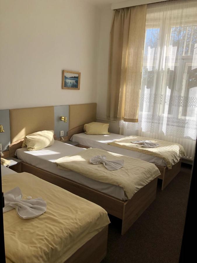 Hotel Piast Чески-Тєшін Екстер'єр фото